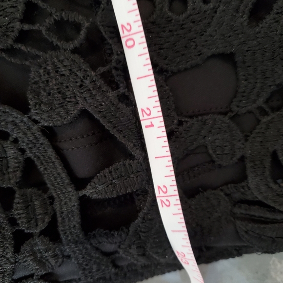 Express Lace Ruffle Tank - Picture 3 of 7